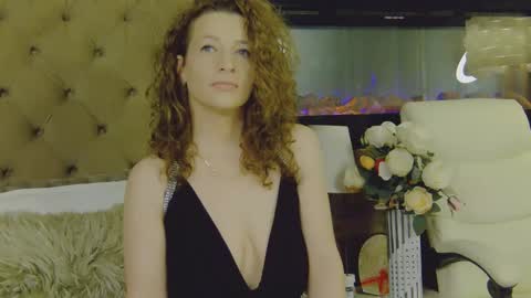 EveHamilton online show from January 25, 8:21 pm