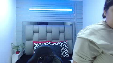 evelin zaens online show from March 24, 3:56 am