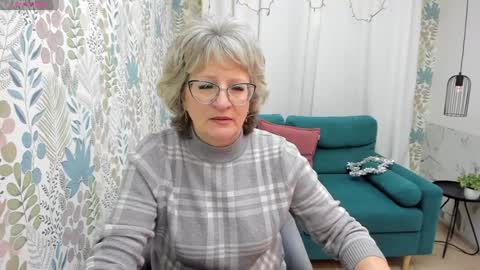 Evelyn online show from January 9, 5:02 am