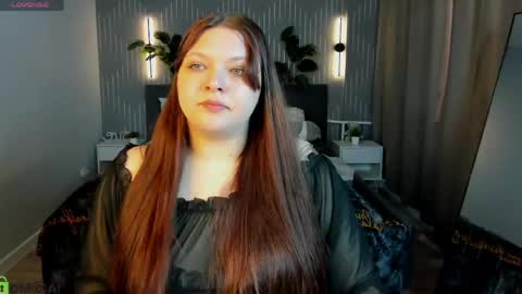 Evelyne Loo online show from April 29, 9:12 am