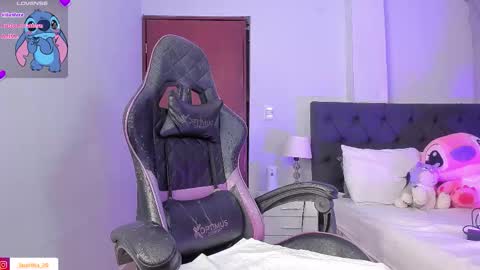 LAURA SOFIA  INDEPENDENT MODEL FOLLOW ME NOW ALMOST 10000 FOLLOWERS online show from January 18, 4:31 am