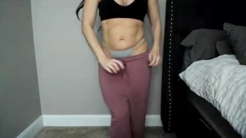 Everleighmae online show from November 5, 1:05 pm