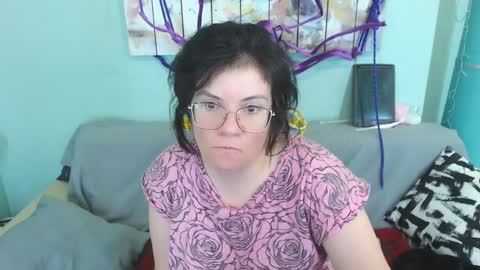 Everly online show from December 25, 12:05 am