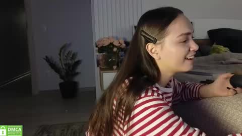 evi_woow online show from October 30, 7:15 pm