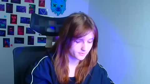 Evie online show from December 3, 11:29 pm