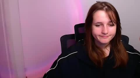 Evie online show from November 7, 2:11 pm