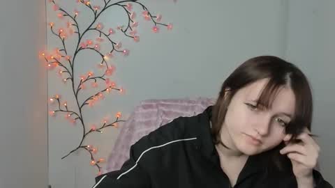 Evie online show from January 17, 12:34 pm