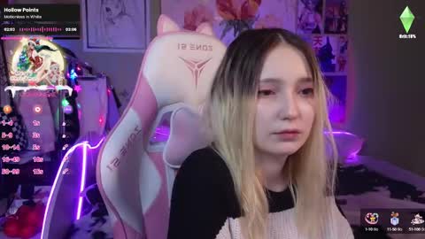 Evie online show from December 22, 8:47 pm