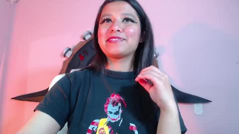 Im Evy online show from October 20, 3:59 pm