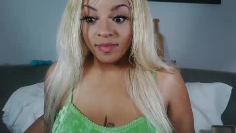 Paris online show from December 18, 4:09 am