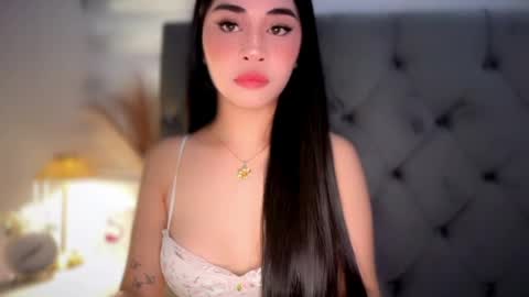 chloee online show from April 26, 7:17 am