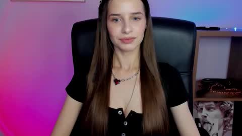 Maya online show from November 14, 8:03 am