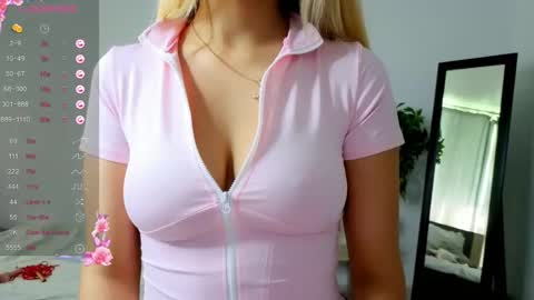 M4ry  online show from September 9, 7:30 am