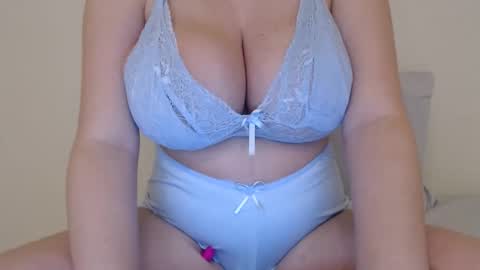 Izabella online show from September 11, 3:29 am