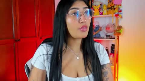 Emily online show from December 15, 8:58 pm