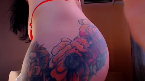 Elli  online show from September 8, 3:00 pm