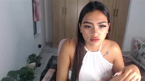 fairylatin online show from January 25, 10:40 am