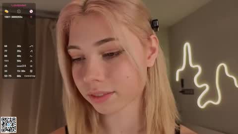 Emilia online show from October 25, 4:20 am