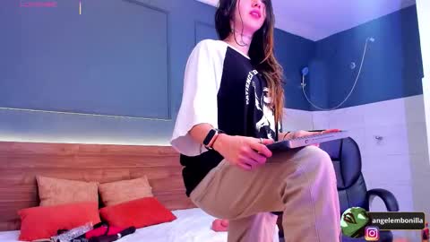 Megan    630  1330 -5 online show from November 26, 12:50 pm