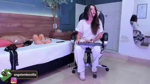 Megan    630  1330 -5 online show from September 22, 12:03 pm