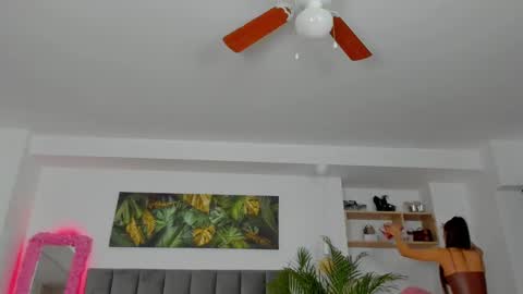 Jennifer online show from March 6, 7:32 pm