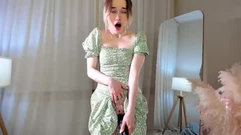 fancyamelia online show from February 12, 6:15 am