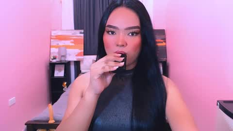 ITYS ME MONA online show from April 2, 6:05 pm