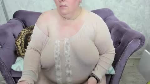 fashiona online show from September 13, 9:45 pm