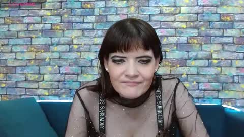 Laura online show from January 26, 1:31 am