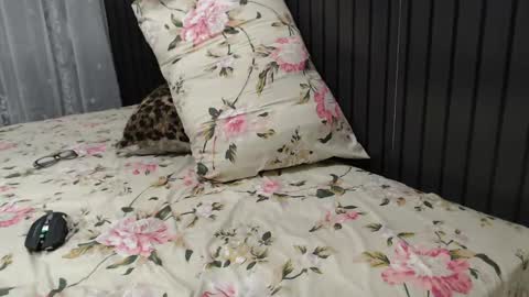 Felina Hot online show from January 10, 3:50 am