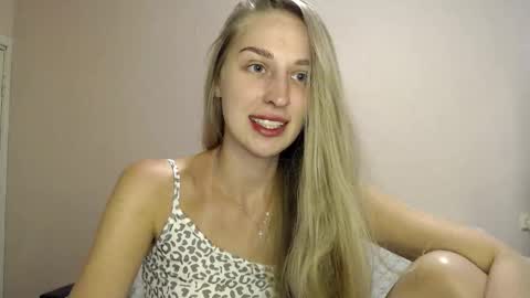 Femke online show from March 5, 8:04 pm