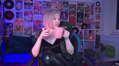 Rey online show from March 6, 3:13 pm