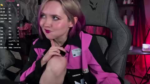 Rey online show from April 18, 7:07 pm