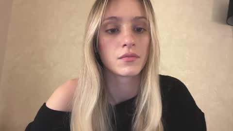 Lisa online show from December 15, 11:26 am