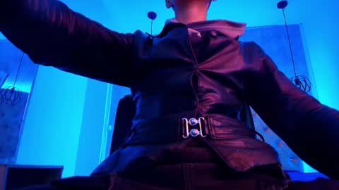   online show from December 14, 8:03 pm