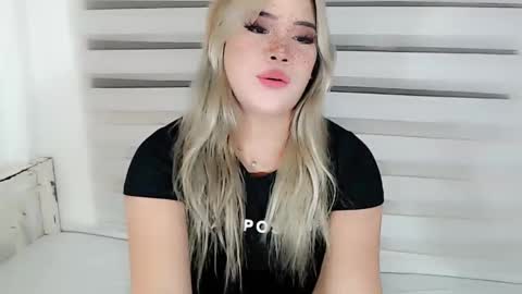  Angela  DONT FORGET TO FOLLOW AND GIVE ME APPRECIATION online show from December 4, 4:15 am