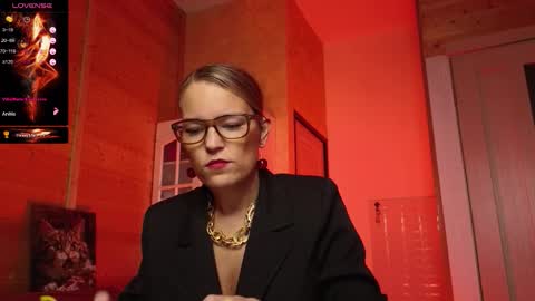 Lady online show from January 7, 3:04 pm