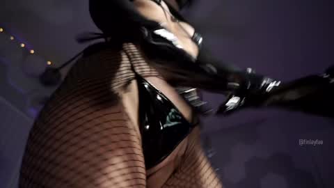 finleyfae online show from January 23, 6:24 pm