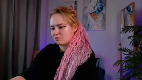 Fiona online show from March 5, 10:49 pm