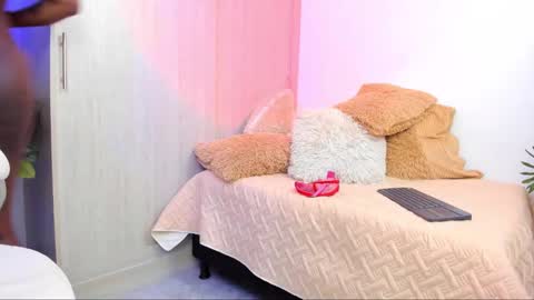 fiore   online show from October 1, 2:05 am