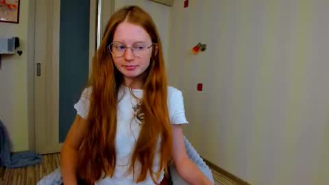 fire_luna online show from September 30, 6:19 am