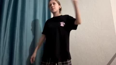 Emma online show from March 3, 6:25 pm