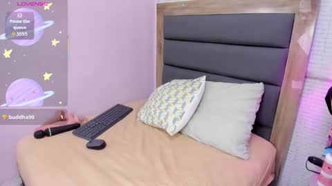   FLEUR   online show from September 26, 8:06 pm