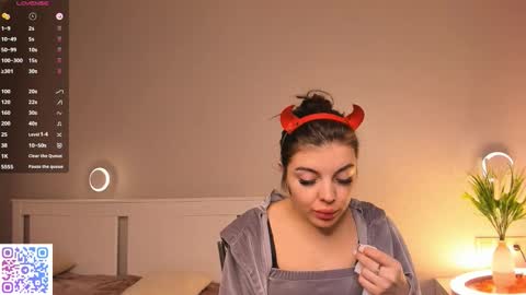 Doloras online show from December 14, 7:36 am