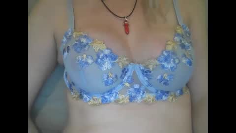 flirtybabe26 online show from April 19, 9:06 pm