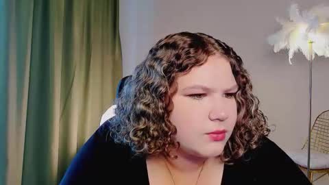 florenceanderson_ online show from September 18, 9:30 am