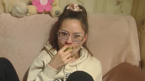 say meow and send tip  online show from March 17, 8:02 pm