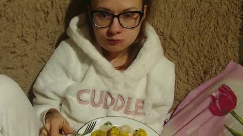 say meow and send tip  online show from December 23, 7:20 pm