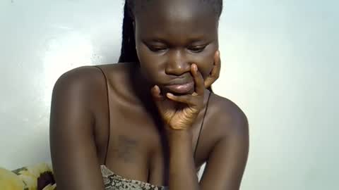 flowerdiva002 online show from January 11, 9:36 am