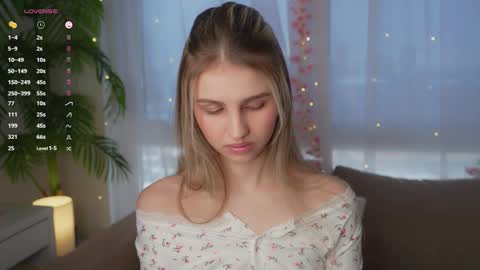 Adeline online show from December 16, 8:31 am